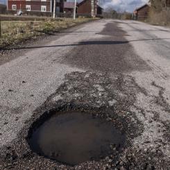 Svevia satsar på AI för underhåll av potthål. Foto: Henrik Hansson