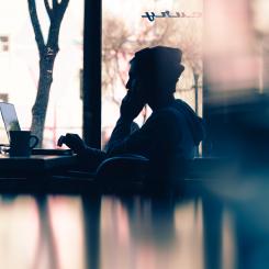 AI diskuteras flitigt på i stort sett alla större företag. Foto:  hannah wei/unsplash