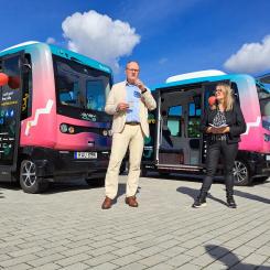 Tomas Svensson, generaldirektör VTI, Anna Wallroth, chef infrastruktur Linköpings kommun, och Marie Skagerström, affärschef Transdev Östergötland. Foto: Mikael Sönne VTI