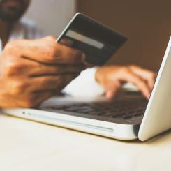 Enligt undersökningen har 32 % blivit utsatta för bedrägerier vid onlineköp Foto: rupixen com/unsplash
