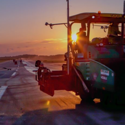 Snart kommer flygplanen att landa på ECO-Asfalt i Örnsköldsvik. Foto: Peab