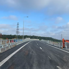 Den nya bron är drygt 200 meter lång och fem meter hög. Foto: Trafikverket