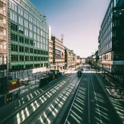 Spårvagn på Hamngatan i Stockholm. Foto: pichler/unsplash