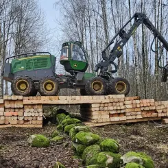 Stockmattebroar används för att förflytta projektet i väglinjen. Foto: Trafikverket