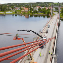 Ambitionen är att de mest omfattande arbetsmomenten som innebär att bron stängs av ska vara klara under 2022.