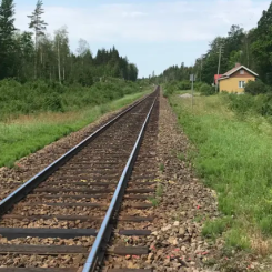 Sydostlänken innebär att Olofströmsbanan mellan Älmhult och Olofström elektrifieras och rustas upp. Foto: Trafikverket
