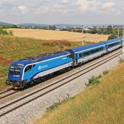 Tjeckiskt Railjet-tåg från operatören CD, dragen av 1216.234, som EC 73 till österrikiska stationen Wiener Neustadt nära Guntramsdorf. Foto: Wikipedia Common, kredit: NÖLB Mh
