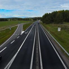 Målet är att återta den underhållsskuld som byggts upp under lång tid och successivt återställa vägarnas standard. Foto: Trafikverket