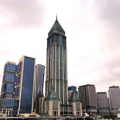 Tornet är en del av Istanbul Financial Center, ett projekt som lanserades i början av 2000-talet i syfte att stärka Turkiets roll på den globala finansmarknaden. Projektet fick officiellt klartecken från regeringen 2009, och sedan dess har omfattande investeringar och lagändringar banat väg för det finansiella centrumets utveckling. Foto: Wikipedia Common, kredit: Ail Subway