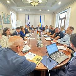 Ukrainska järnvägar träffar spanska regeringsföreträdare, Adif och Renfe. Spanien har lång erfarenhet av liknande lösningar, eftersom landet – precis som Ukraina – har flera olika spårviddar i sitt järnvägsnät. Foto: Ukrainska järnvägsbolaget