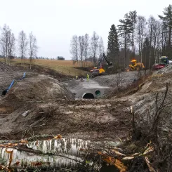 Under två år ska Svevia på uppdrag av Trafikverket, utföra en rad avvattningsåtgärder i Södermanlands län. Foto: Henke Olofsson
