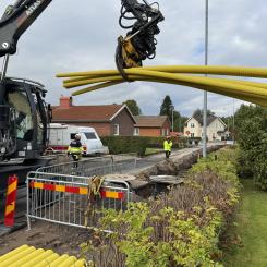 I Vänersborgs tätort ska delar av elnätet från Katrinedal mot Stora Hästefjorden grävas ner, äldre kablar mellan Torpa och centrala Vänersborg samt i Mariedal ersätts. Foto: Vattenfall