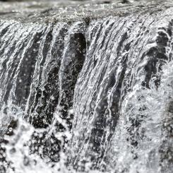 Under de första fyra månaderna har anläggningen tagit bort nästan 100 kilo tungmetaller från dagvattnet som tidigare runnit mot Farstaviken Genrebild: marek piwnicki /Unsplash