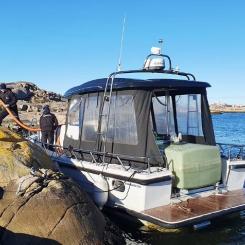 Båten Saxen med mobilt slamsugningssystem i Sotenäs kommun. Foto: Västkuststiftelsen
