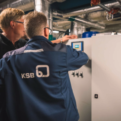 KSB har sett till att det finns dricksvatten ända upp i det 246 meter höga Karlatornet. Foto KSB