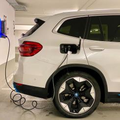 Vattenfall InCharge ska leverera 200 laddstationer till Stora Enso Foto: eren goldman/unsplash.