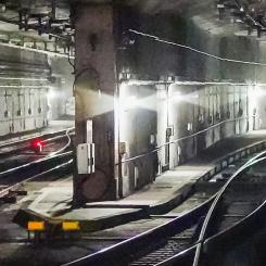 Nu installeras fler växlar och signaler i den underjordiska delen av Berlins centralstation. Foto: DB