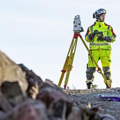 Svevia fått i uppdrag att färdigställa bron över Bredemadsvägen på E4-bygget. Foto: Markus Marcetic/Svevia