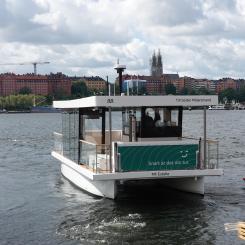 Zeam är världens första kommersiella eldrivna, autonoma passagerarfärja. Med den går det att ta sig över Riddarfjärden. Zeam ägs av norska Torghatten. Foto: Bolt